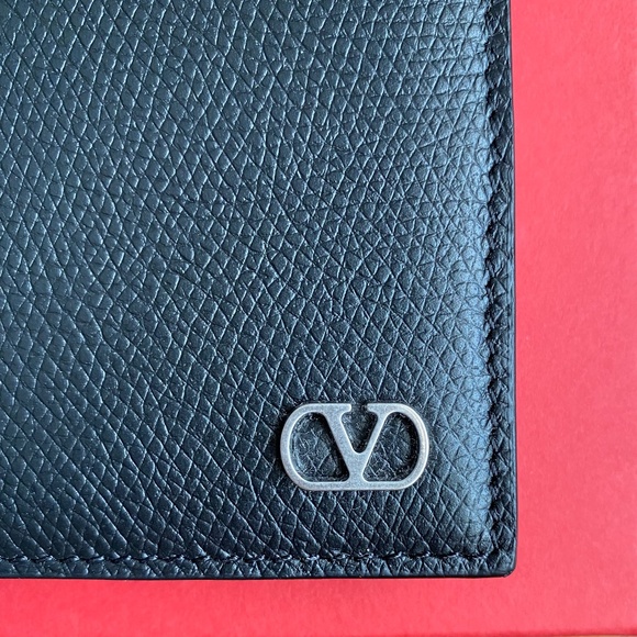 *NWT* VALENTINO GARAVANI VLogo Leather Bill Clip Wallet - Black - Picture 7 of 15